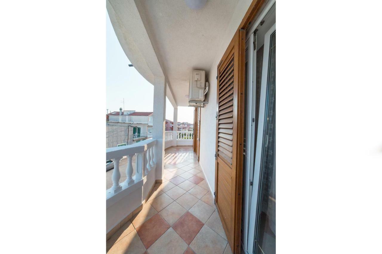 Apartments Lipic Vodice Exterior foto