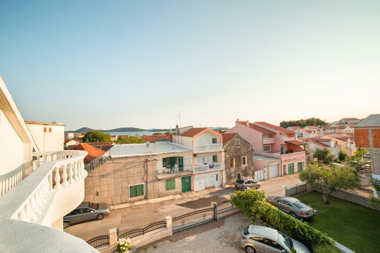 Apartments Lipic Vodice Exterior foto