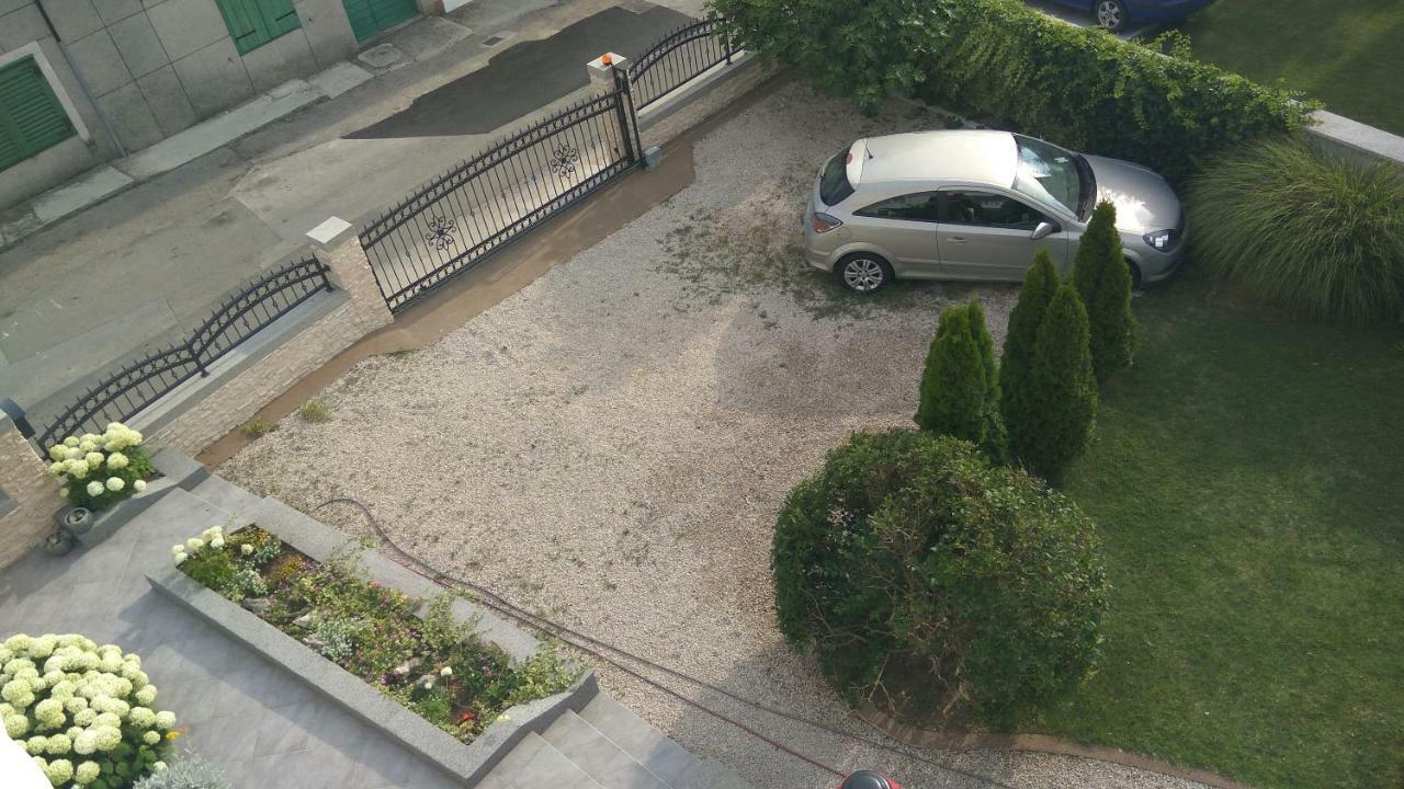 Apartments Lipic Vodice Exterior foto