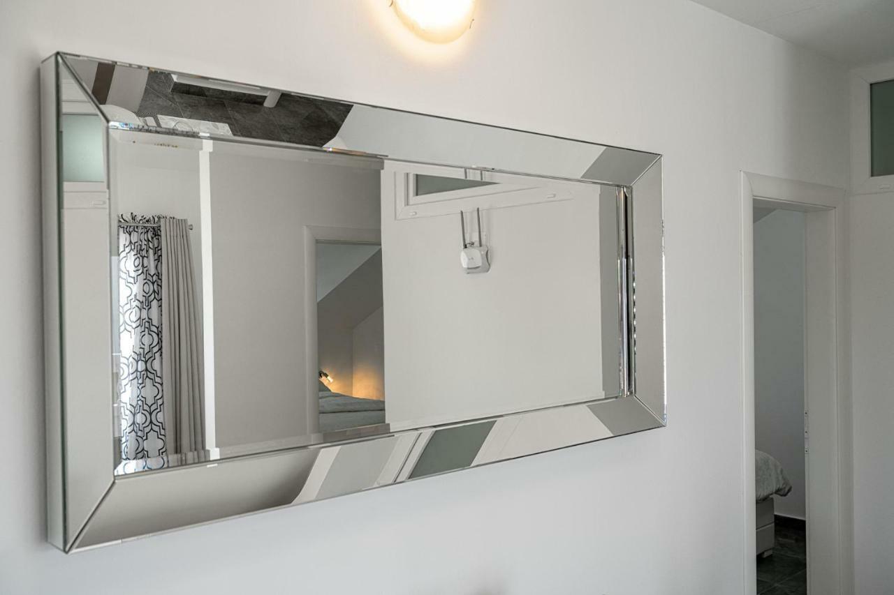 Apartments Lipic Vodice Exterior foto